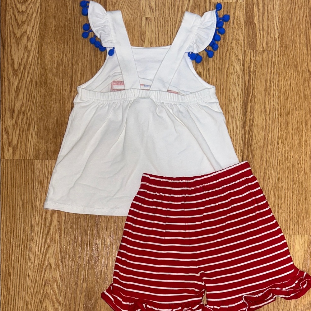 Classic Whimsy White Shorts - Picture 4 of 4